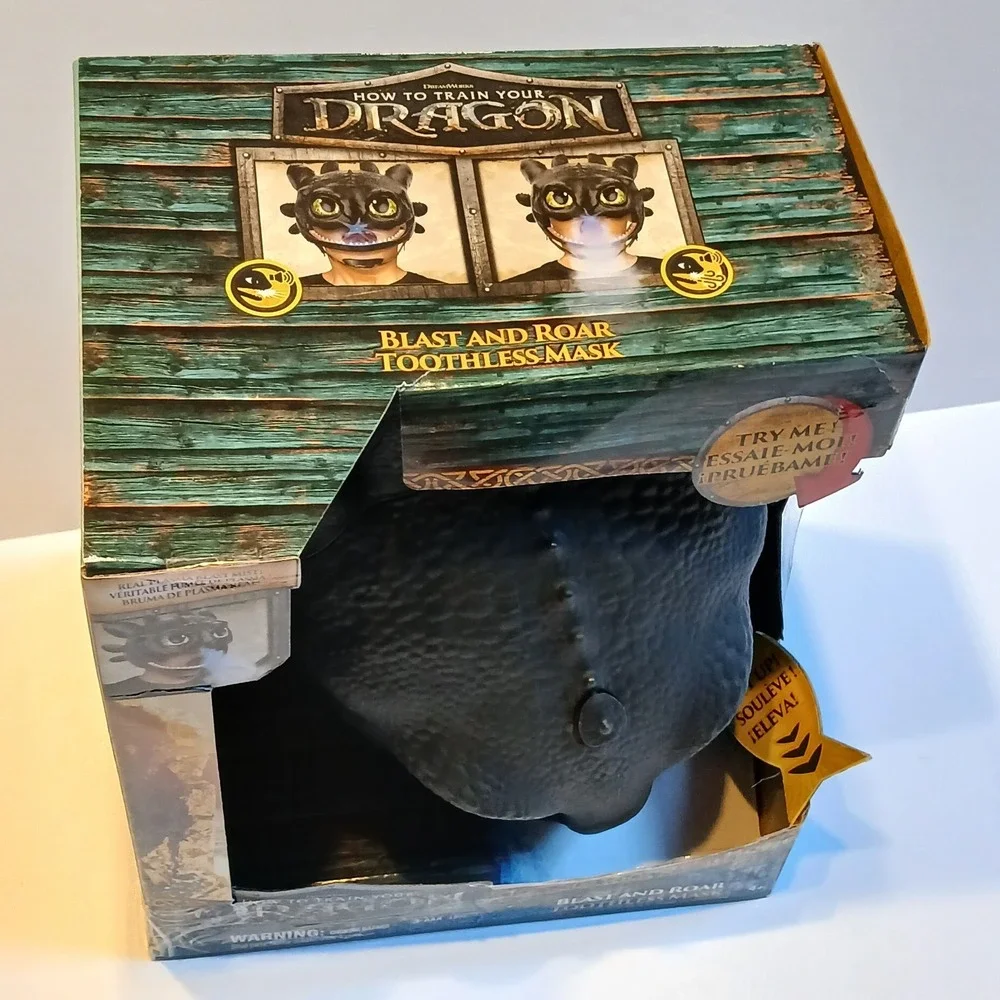 DreamWorks How to Train Your Dragon Toothless Blast & Roar Mask - New In Box!